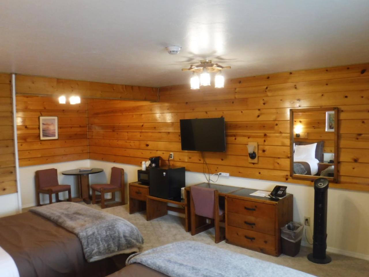 Captain'S Choice Motel Haines Zimmer foto