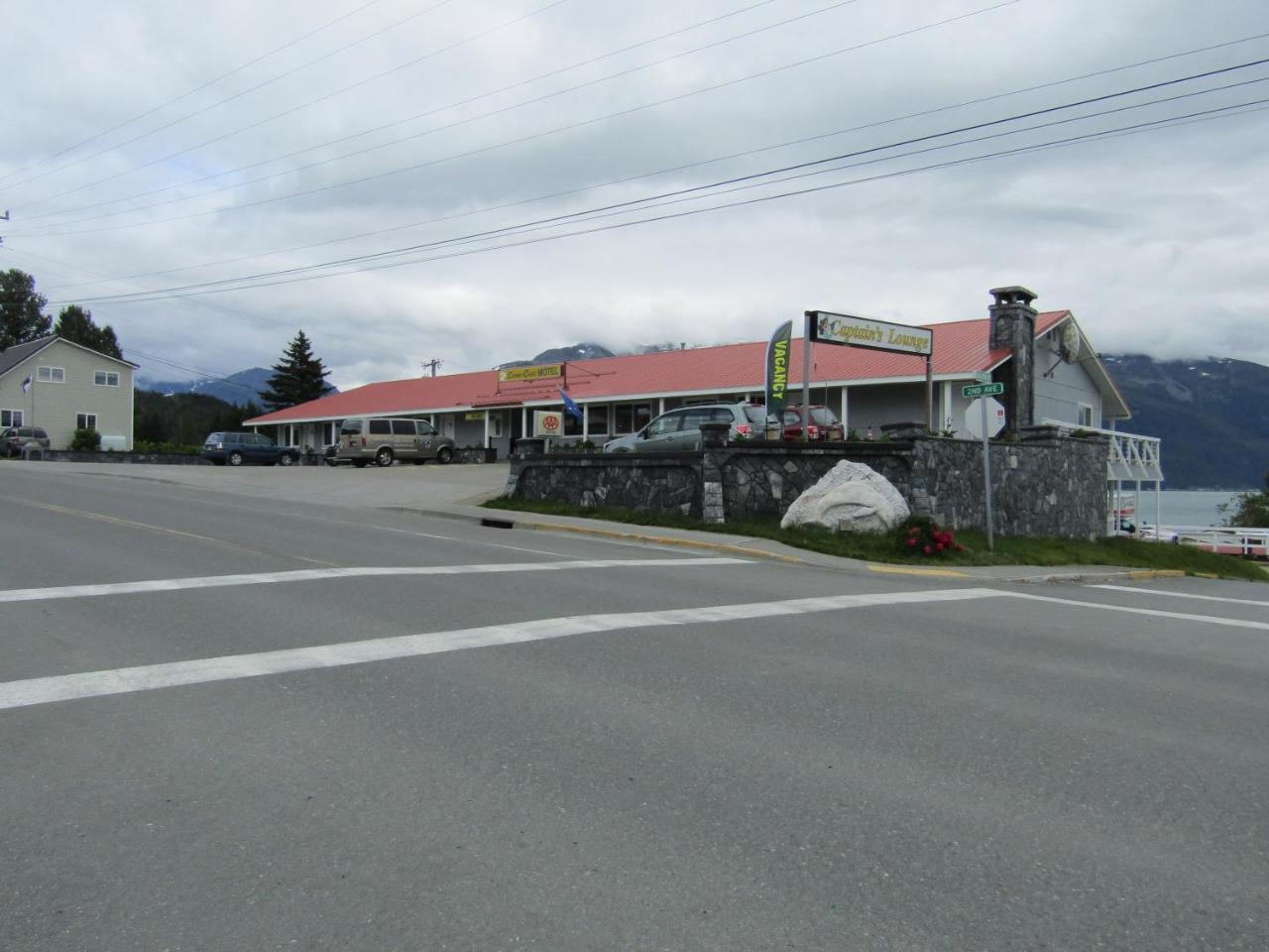 Captain'S Choice Motel Haines Exterior foto